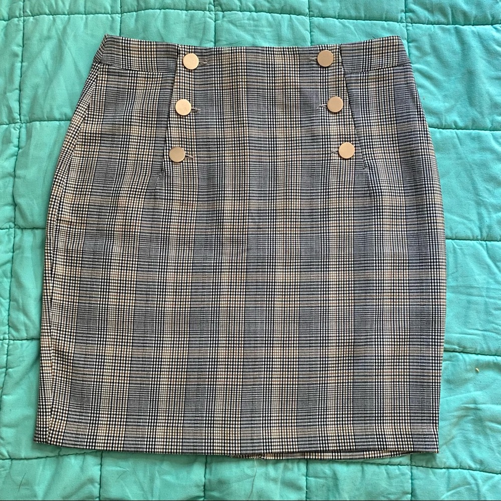 H&M Knee Length Mini Plaid Skirt with gold buttons